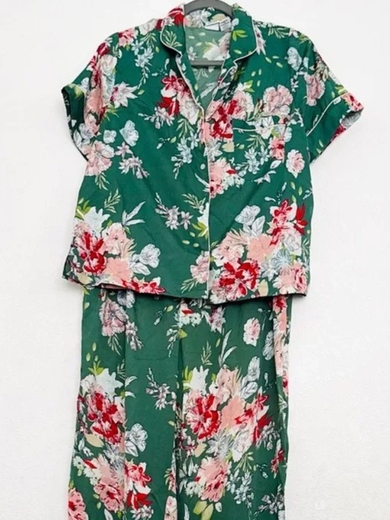 cupcakes & cashmere Other - Cupcake & Cashmere PJ Set (Lg)